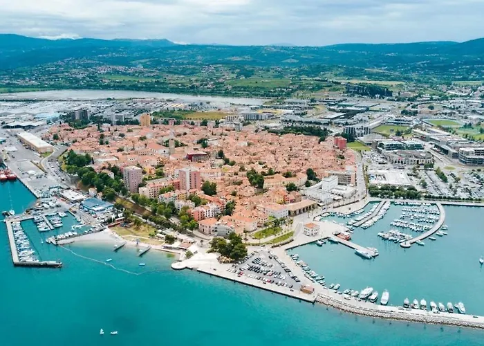 #story Διαμέρισμα *